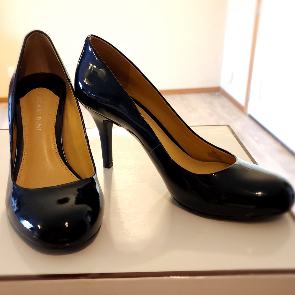 Gianni Bini sz9M dark navy patent 3" heels - Picture 2 of 3